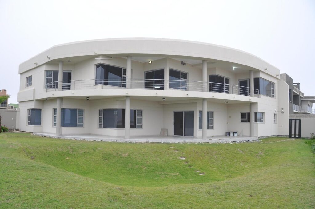 SEAFRONT VILLA – Vogelstrand